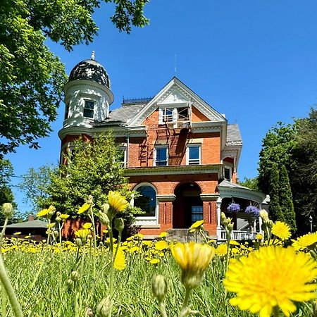 The Edwards Waterhouse Inn Фрідонія Екстер'єр фото